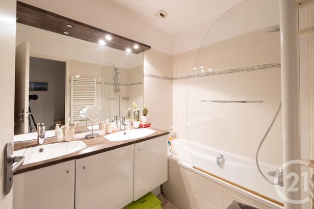 Appartement T4 à vendre - 4 pièces - 91.0 m2 - BORDEAUX - 33 - AQUITAINE - Century 21 Pey Berland