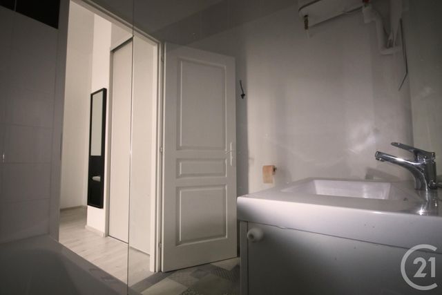 Appartement T1 à louer - 1 pièce - 23.1 m2 - BORDEAUX - 33 - AQUITAINE - Century 21 Pey Berland Appartement T1 à louer - 1 pièce - 23.1 m2 - BORDEAUX - 33 - AQUITAINE - Century 21 Pey Berland