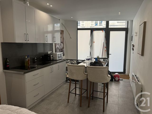 Appartement Loft à vendre - 2 pièces - 32.54 m2 - BORDEAUX - 33 - AQUITAINE - Century 21 Pey Berland
