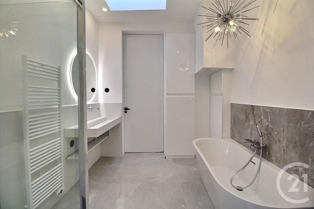 Appartement T2 à vendre - 2 pièces - 52.95 m2 - BORDEAUX - 33 - AQUITAINE - Century 21 Pey Berland