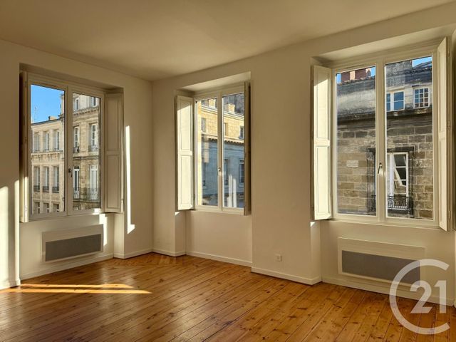 Appartement T3 à louer - 3 pièces - 74.4 m2 - BORDEAUX - 33 - AQUITAINE - Century 21 Pey Berland