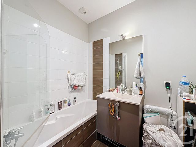 Afficher la photo en grand Appartement T3 à vendre - 3 pièces - 63.26 m2 - BORDEAUX - 33 - AQUITAINE - Century 21 Pey Berland