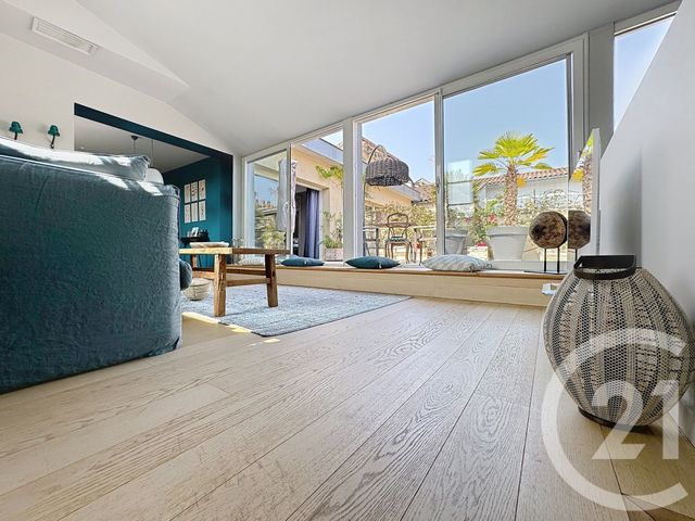 Appartement T3 à vendre - 3 pièces - 76.0 m2 - BORDEAUX - 33 - AQUITAINE - Century 21 Pey Berland