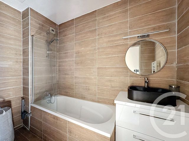 Afficher la photo en grand Appartement F2 bis à vendre - 3 pièces - 42.0 m2 - BORDEAUX - 33 - AQUITAINE - Century 21 Pey Berland