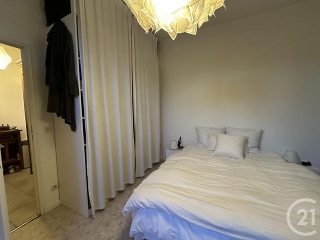 Afficher la photo en grand Appartement à vendre - 5 pièces - 42.93 m2 - BORDEAUX - 33 - AQUITAINE - Century 21 Pey Berland