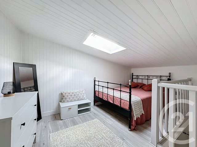 Appartement Duplex à vendre - 2 pièces - 24.0 m2 - BORDEAUX - 33 - AQUITAINE - Century 21 Pey Berland