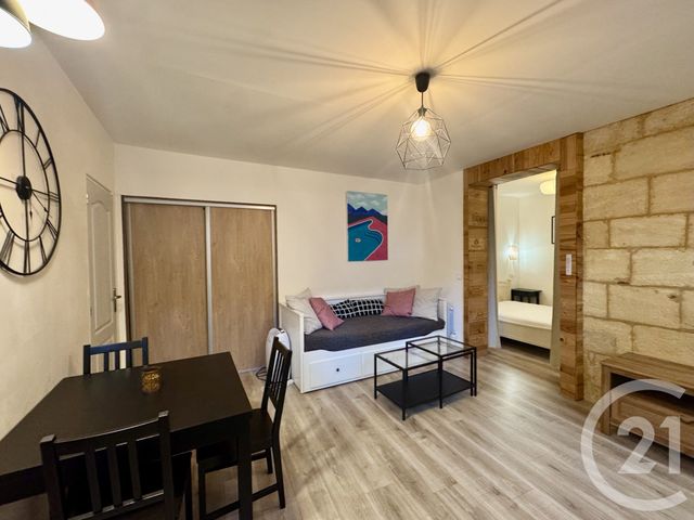 Afficher la photo en grand Appartement F1 à louer - 1 pièce - 35.0 m2 - BORDEAUX - 33 - AQUITAINE - Century 21 Pey Berland