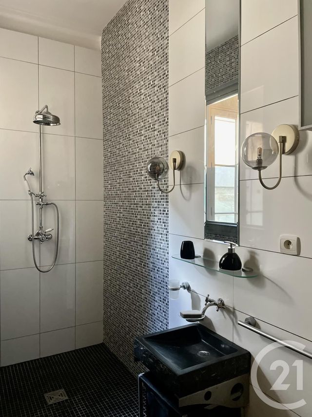 Appartement T2 à louer - 3 pièces - 71.04 m2 - BORDEAUX - 33 - AQUITAINE - Century 21 Pey Berland