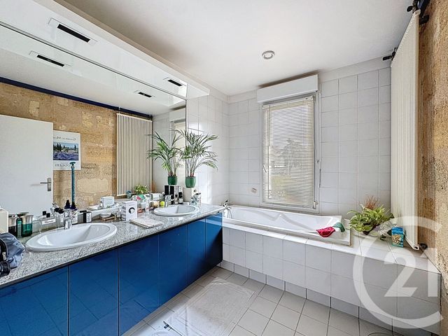 Appartement T5 à vendre - 5 pièces - 125.39 m2 - BORDEAUX - 33 - AQUITAINE - Century 21 Pey Berland