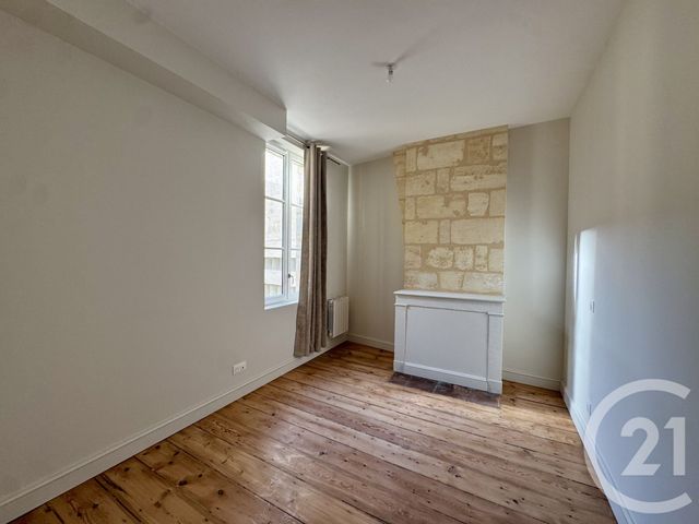 Appartement à louer - 3 pièces - 73.7 m2 - BORDEAUX - 33 - AQUITAINE - Century 21 Pey Berland